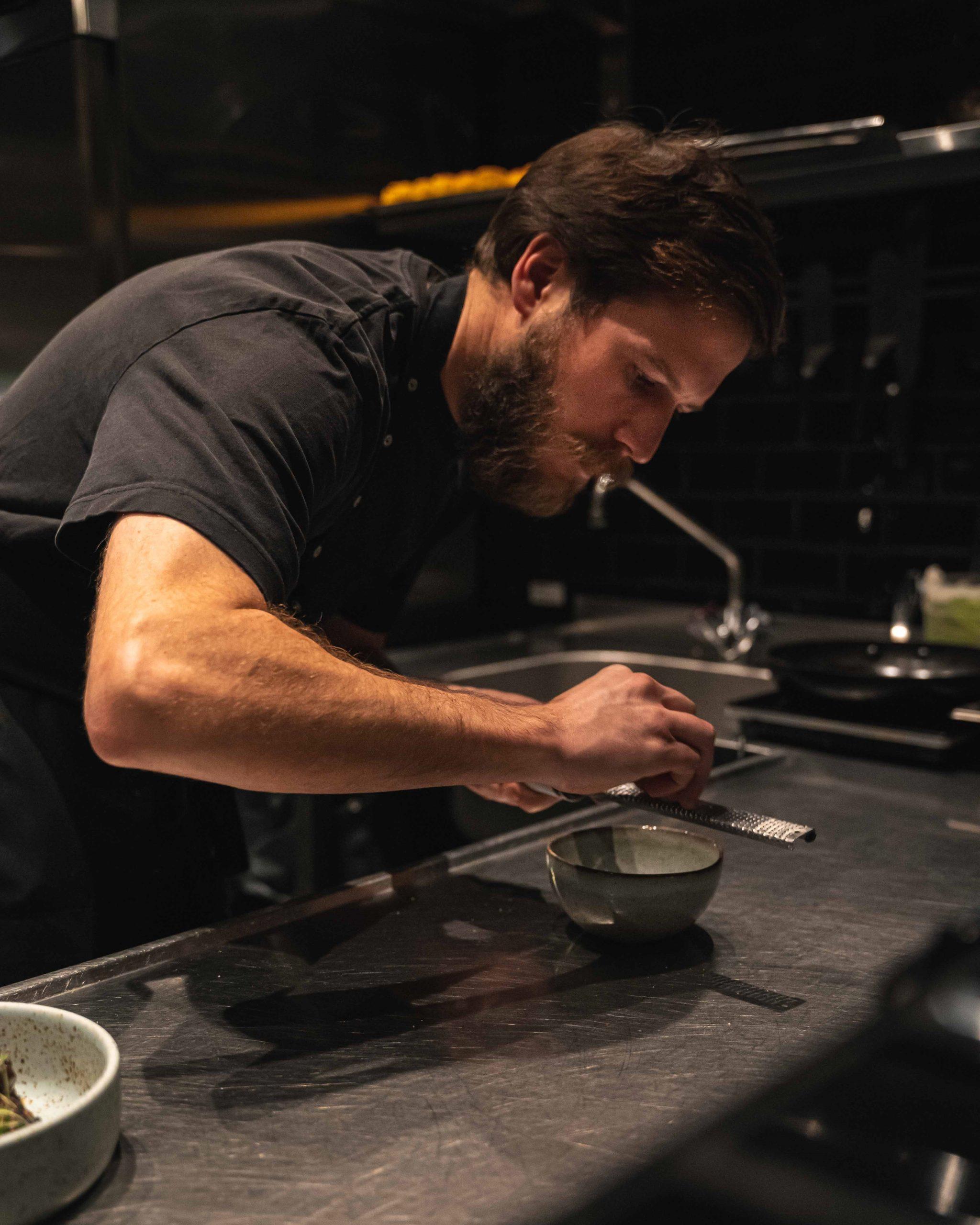 Man who cooks with love 